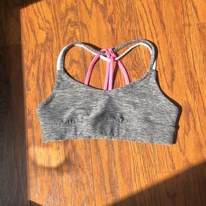 sports bra
